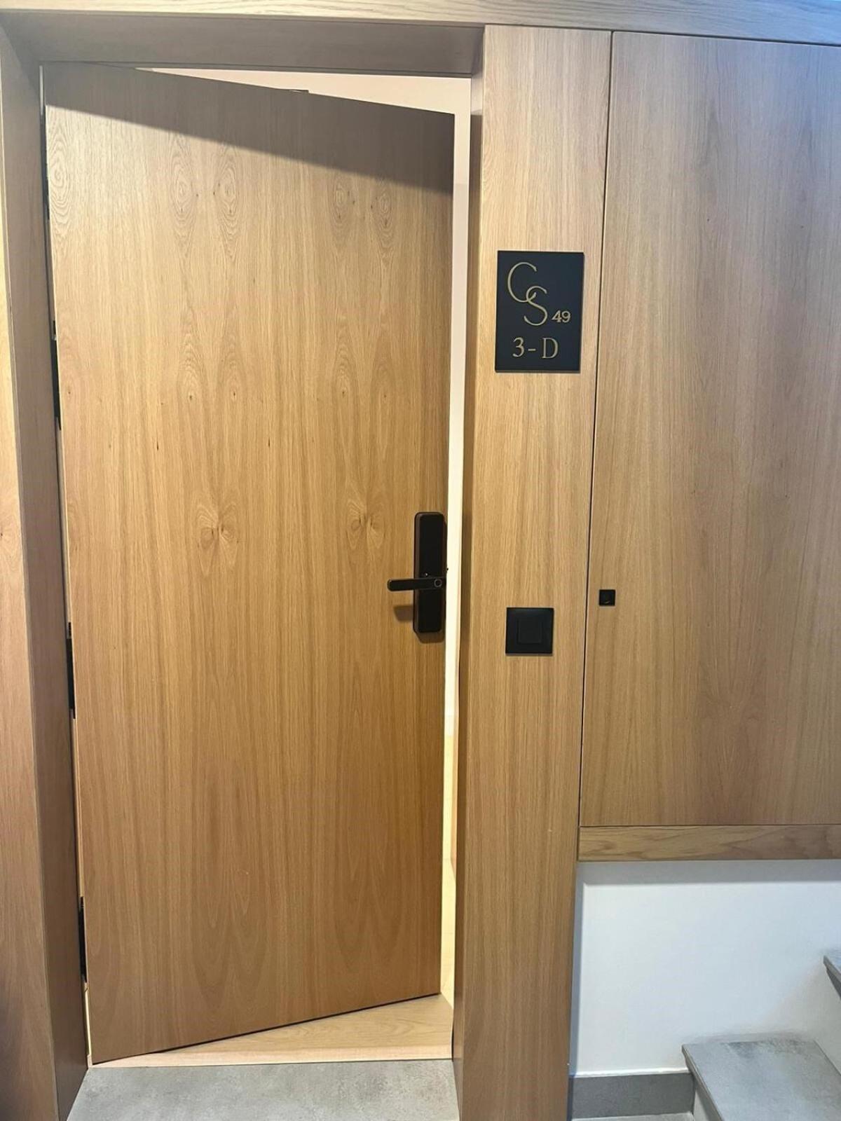 Apartment Moderno Costa 49 2-d *